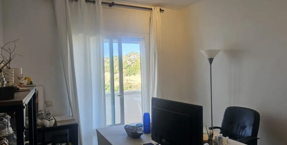 Sale of penthouse in Casares Playa 5