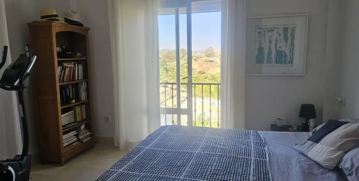 Sale of penthouse in Casares Playa 6