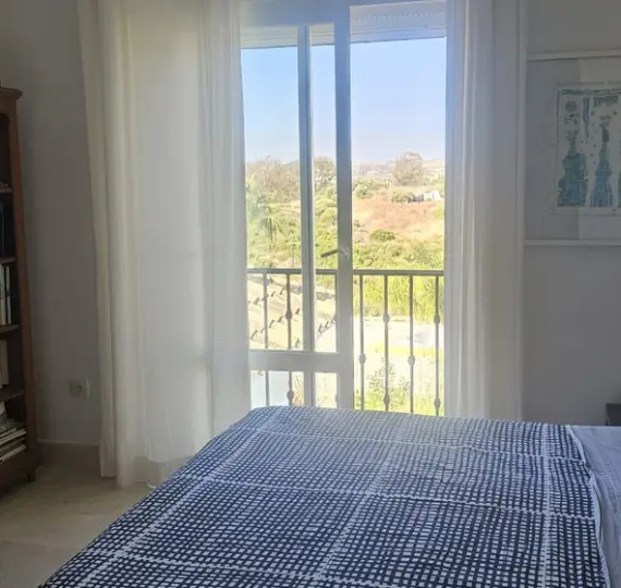 Sale of penthouse in Casares Playa