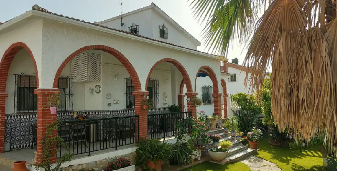 Sale of detached villa in Alhaurín de la Torre 2