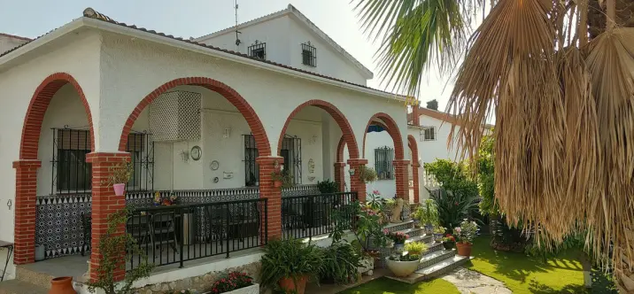 Sale of detached villa in Alhaurín de la Torre 1