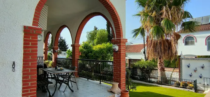 Sale of detached villa in Alhaurín de la Torre 2