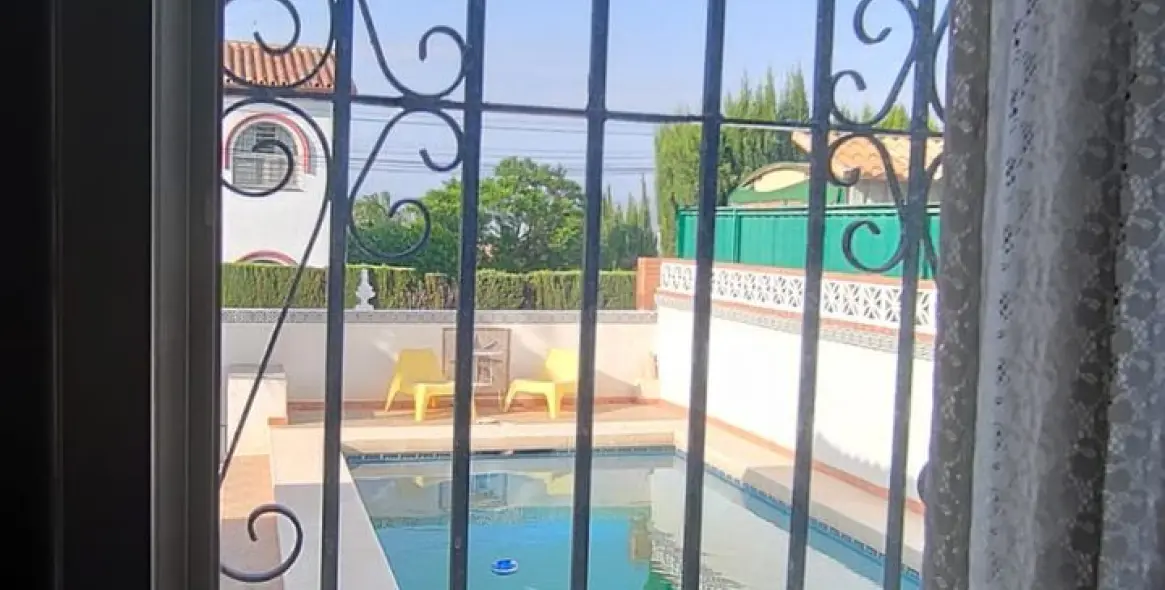 Sale of detached villa in Alhaurín de la Torre 16