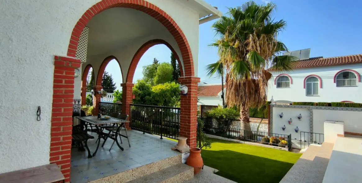 Продажа  отдельно стоящей виллы в Alhaurín de la Torre 27