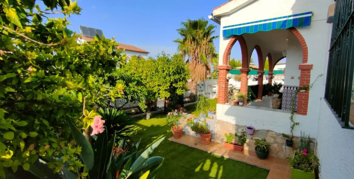 Продажа  отдельно стоящей виллы в Alhaurín de la Torre 35