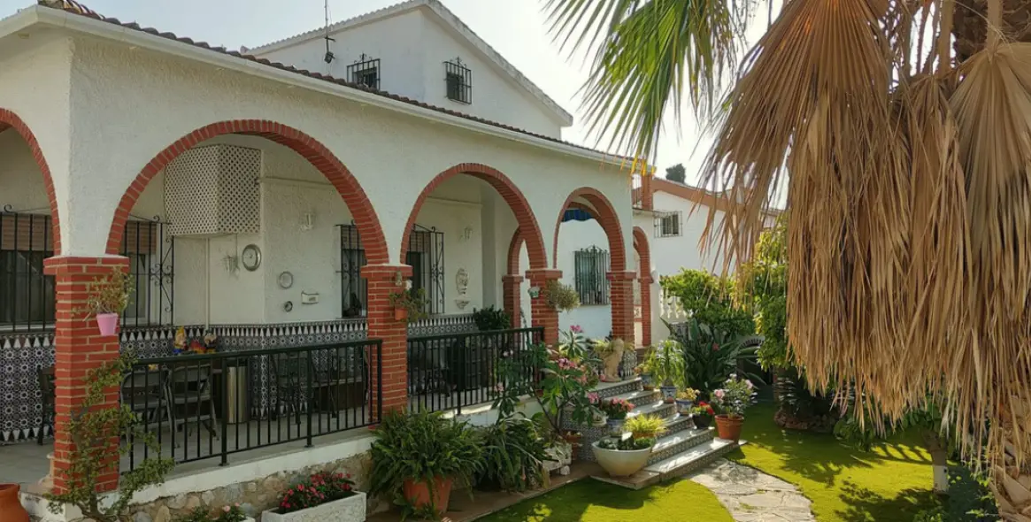 Продажа  отдельно стоящей виллы в Alhaurín de la Torre 41