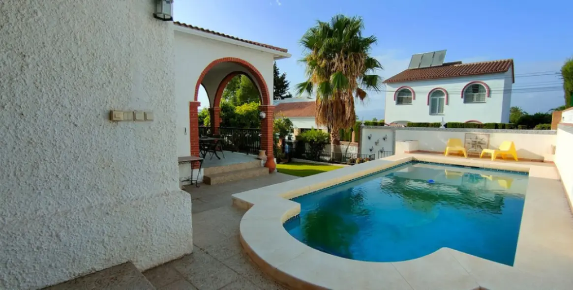 Продажа  отдельно стоящей виллы в Alhaurín de la Torre 44