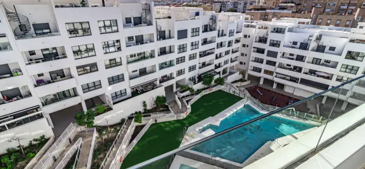 Sale of penthouse in Estepona 2