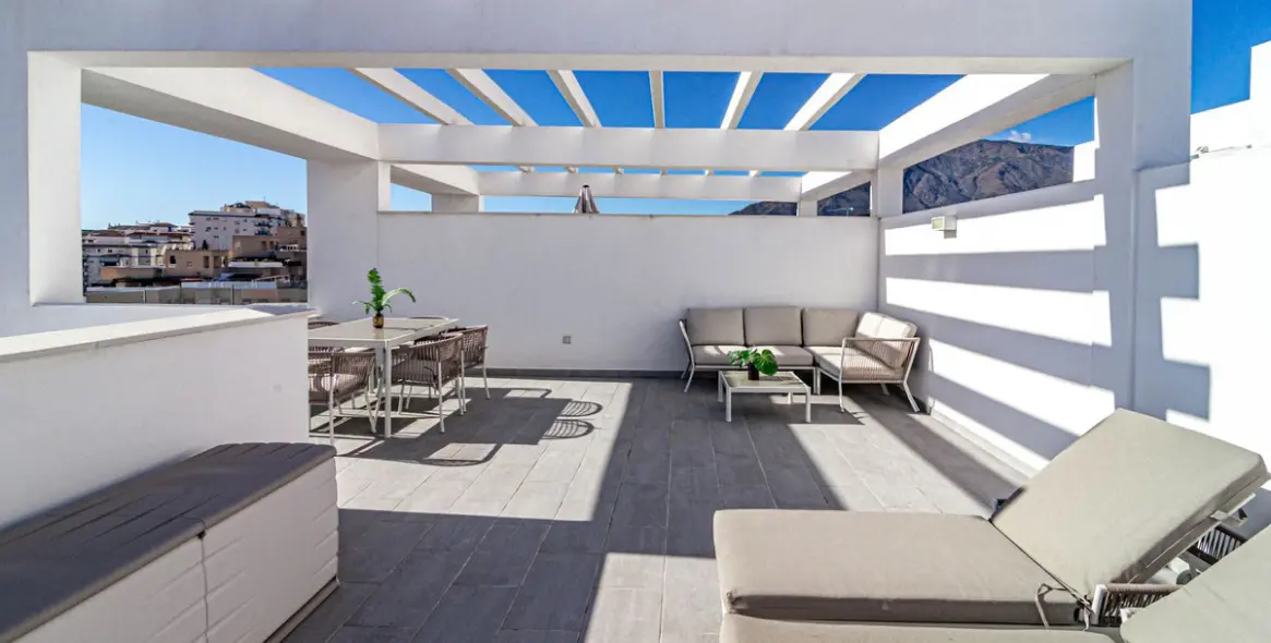 Sale of penthouse in Estepona 5