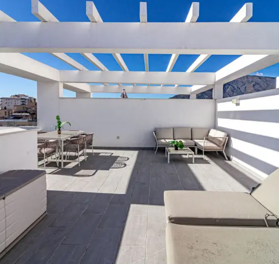 Sale of penthouse in Estepona