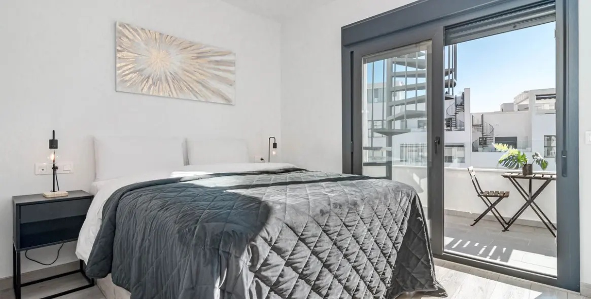 Sale of penthouse in Estepona 13