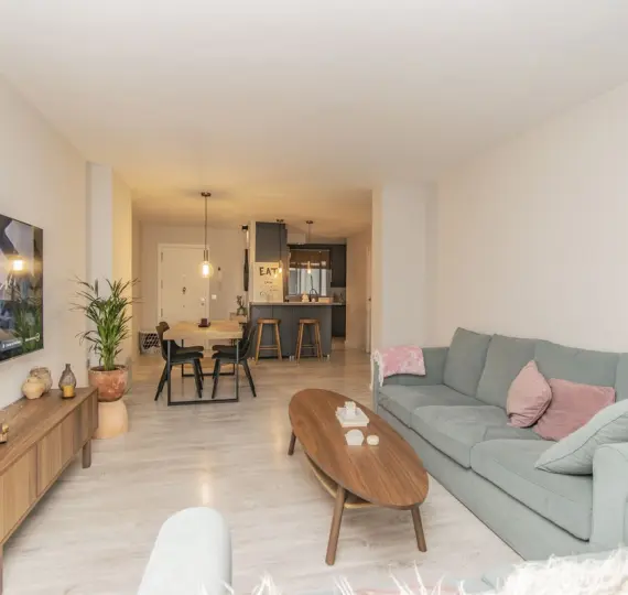 Продажа апартаментов на среднем этаже в Marbella