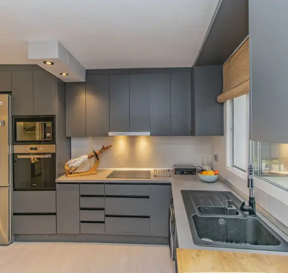 Продажа апартаментов на среднем этаже в Marbella