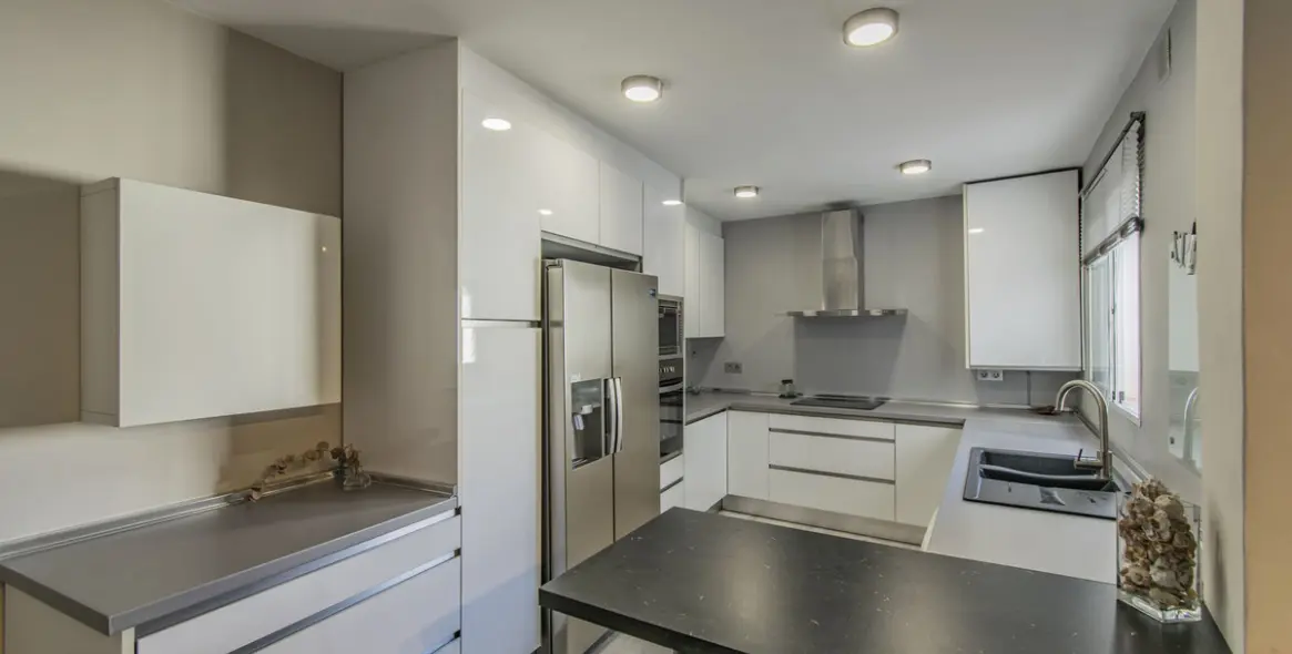 Продажа апартаментов на среднем этаже в Marbella 30