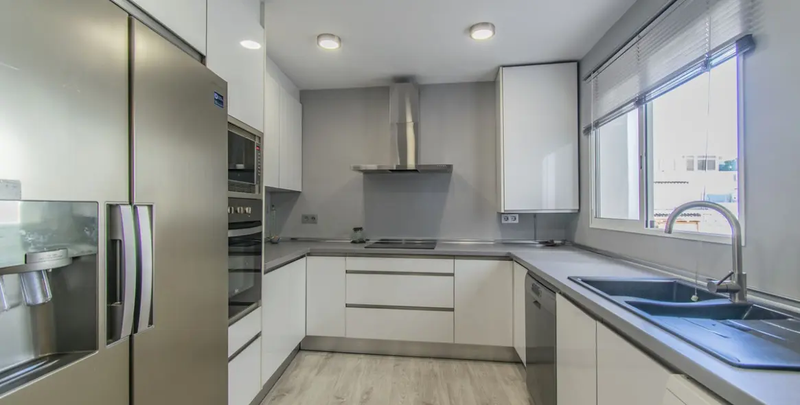 Продажа апартаментов на среднем этаже в Marbella 31