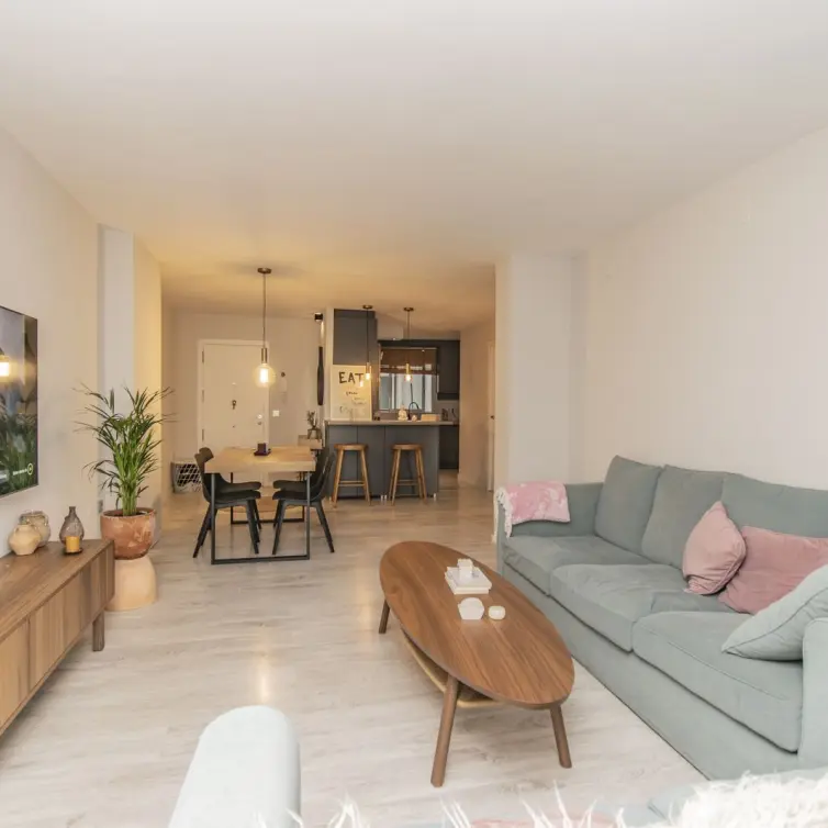 Sale of middle floor apartment in Marbella