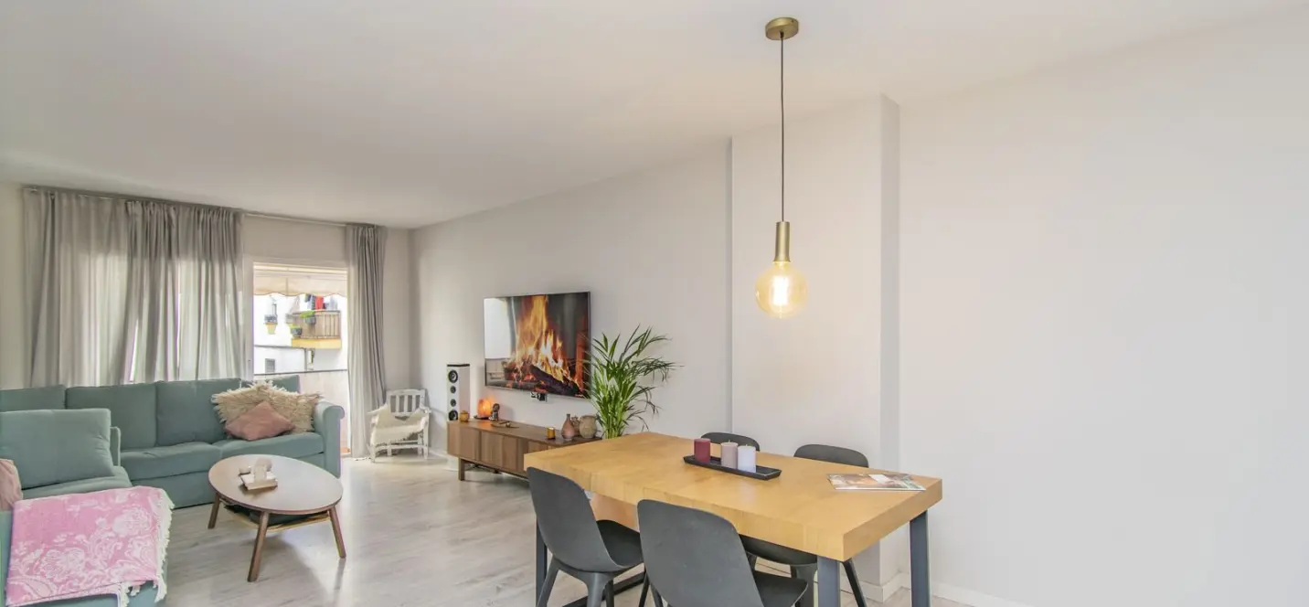 Sale of middle floor apartment in Marbella 2