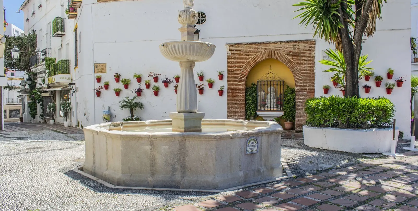 Sale of middle floor apartment in Marbella 19