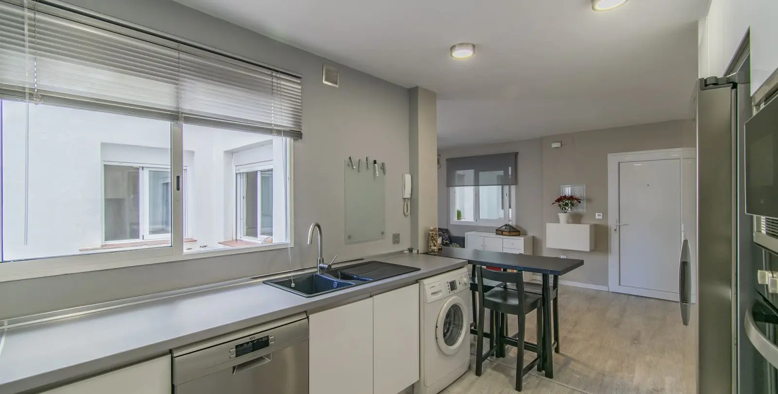 Sale of middle floor apartment in Marbella 23