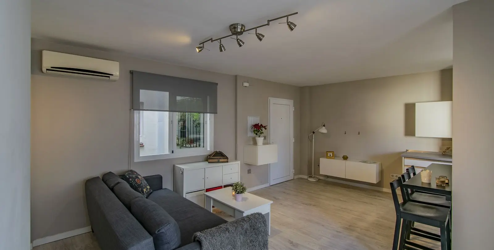 Sale of middle floor apartment in Marbella 28