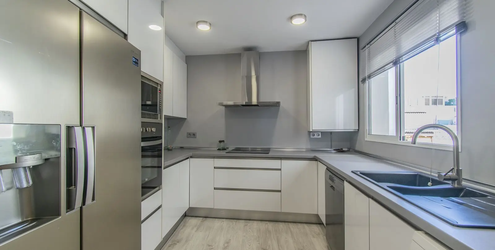 Sale of middle floor apartment in Marbella 31