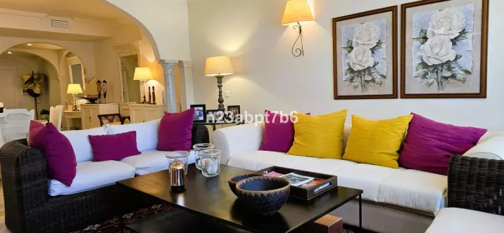 Sale of middle floor apartment in Nueva Andalucía 1