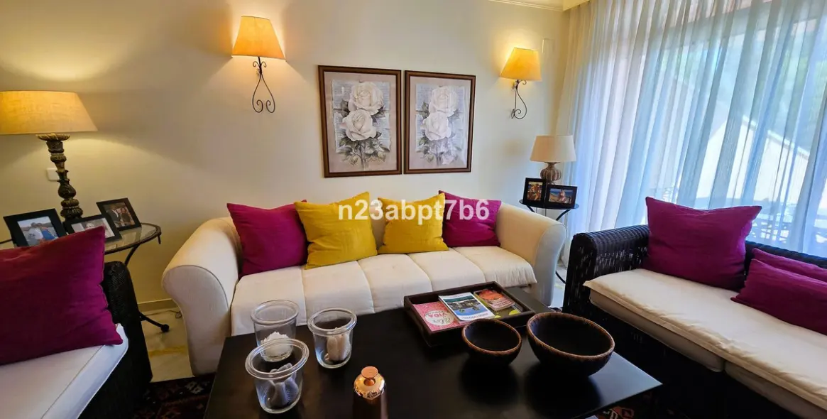 Sale of middle floor apartment in Nueva Andalucía 3