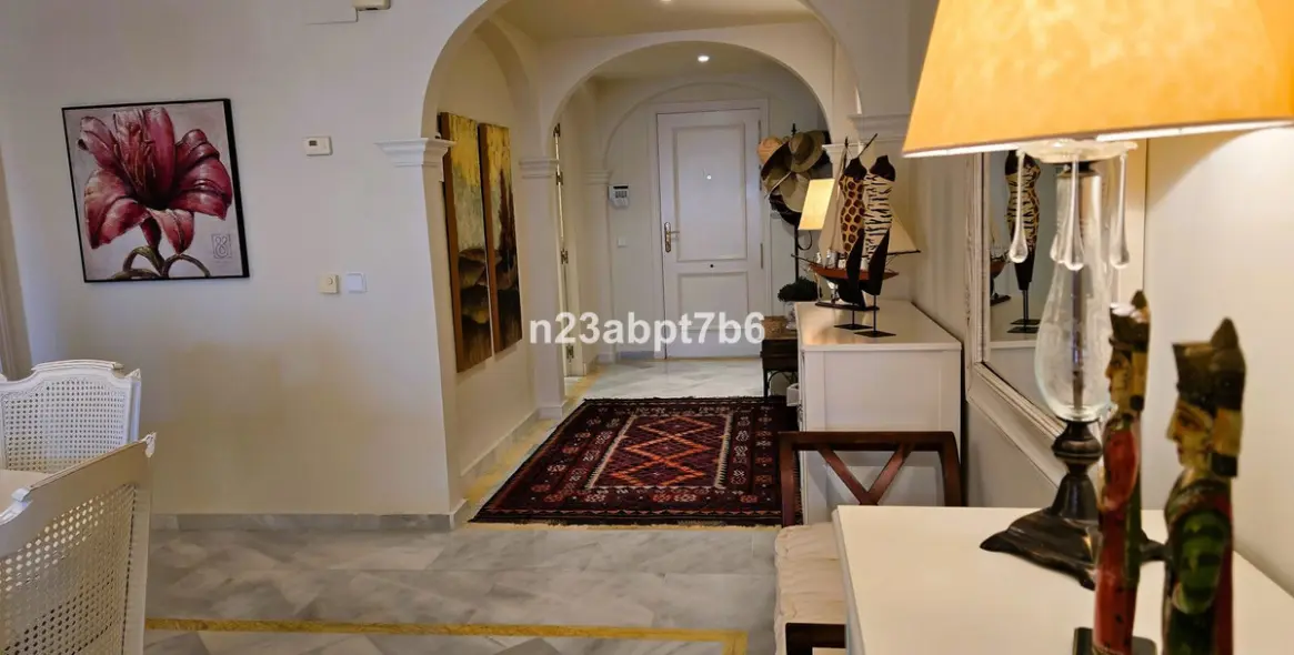 Sale of middle floor apartment in Nueva Andalucía 8