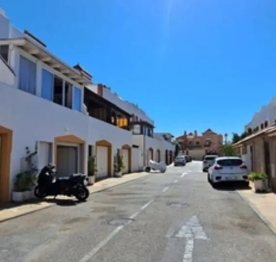 Oтдельно стоящая вилла R5156104