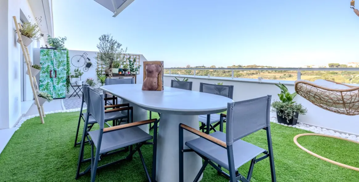 Sale of penthouse in Estepona (district New Golden Mile) 2