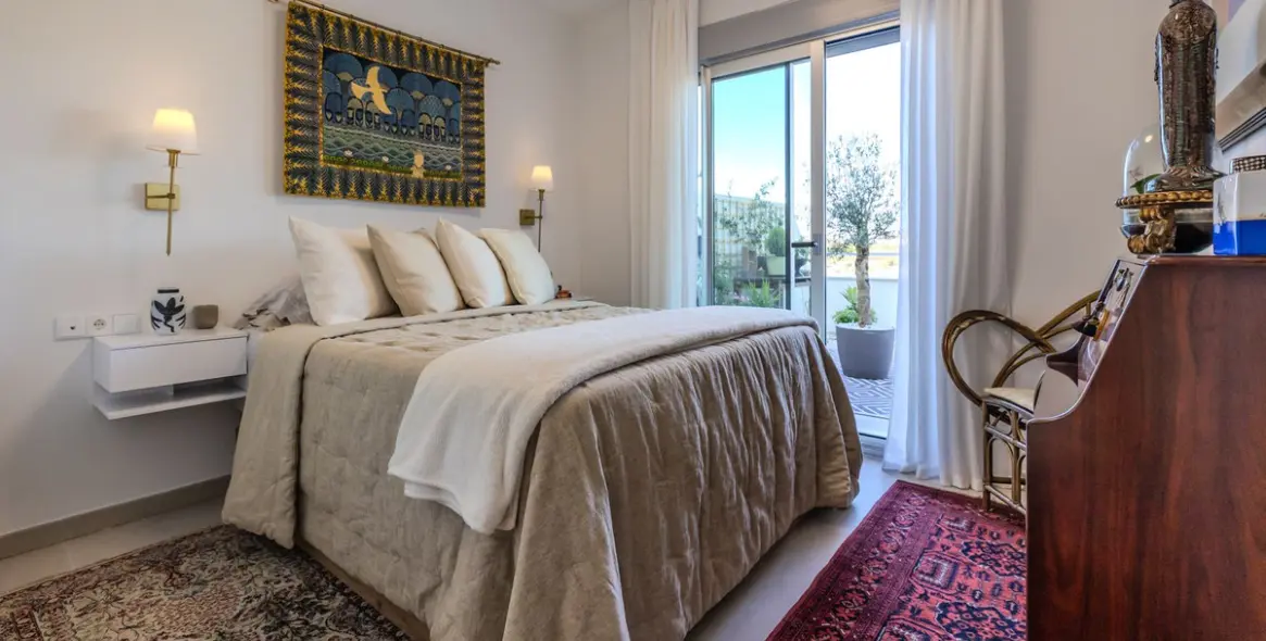 Продажа пентхауса в New Golden Mile 15