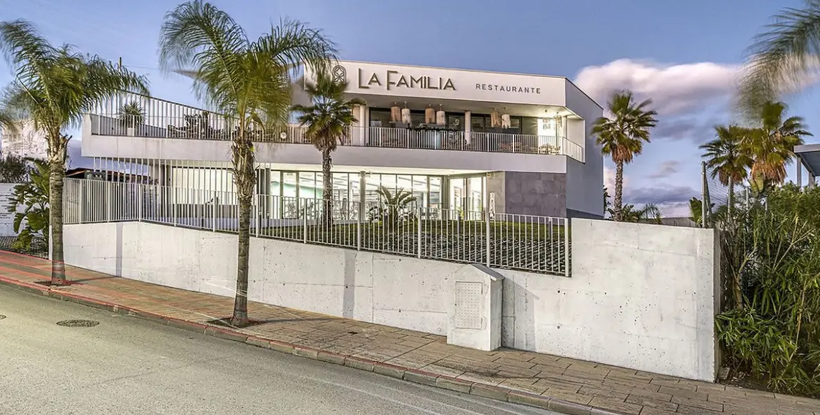 Sale of penthouse in New Golden Mile 35