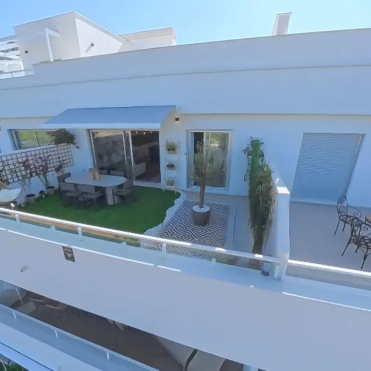 Sale of penthouse in New Golden Mile