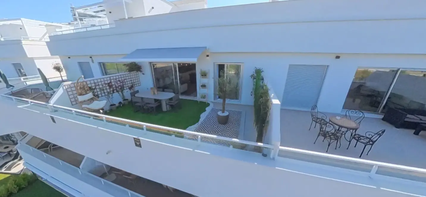 Sale of penthouse in New Golden Mile 0