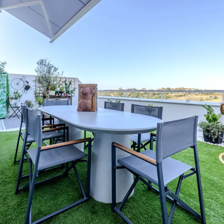 Sale of penthouse in New Golden Mile