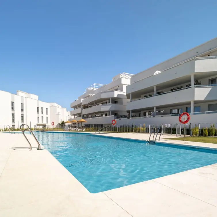 Sale of penthouse in New Golden Mile