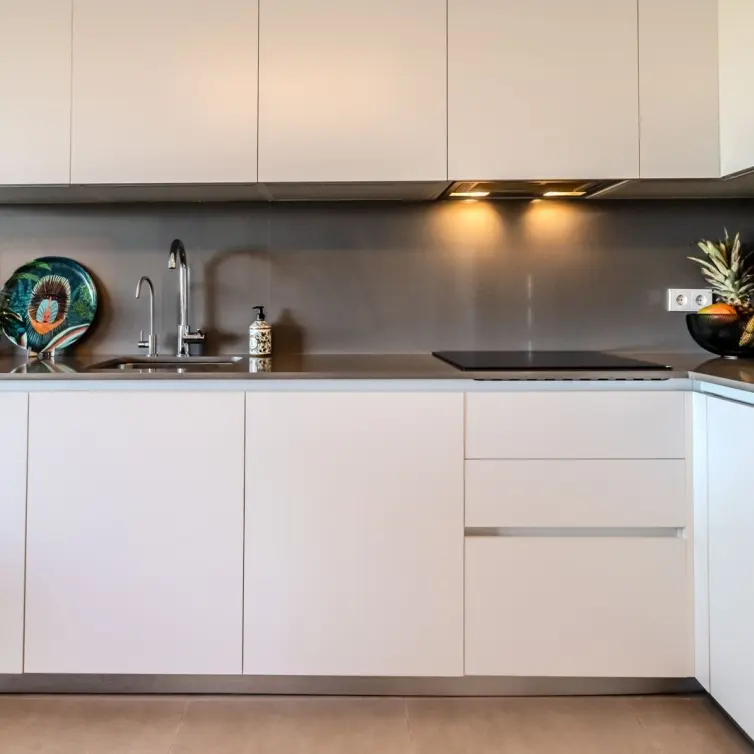 Sale of penthouse in New Golden Mile
