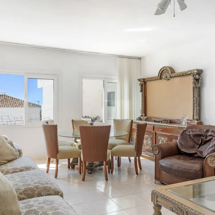 Продажа апартаментов на среднем этаже в Puerto Banús