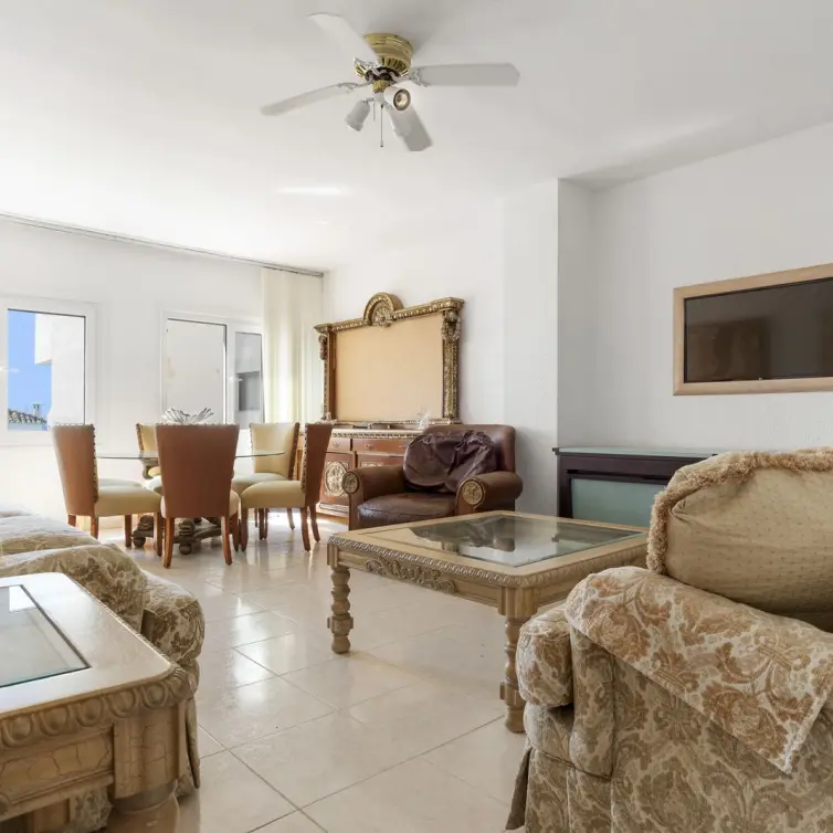 Продажа апартаментов на среднем этаже в Puerto Banús