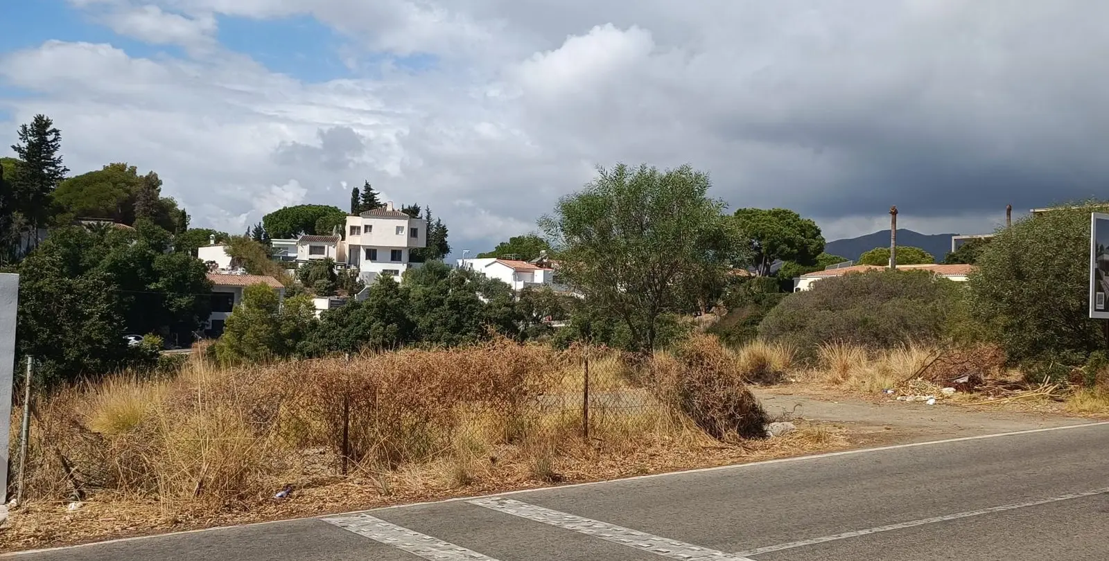 Продажа  жилого участка в Elviria 12