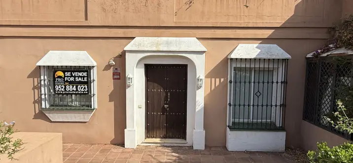 Venta de local comercial en Guadalmina Alta 0