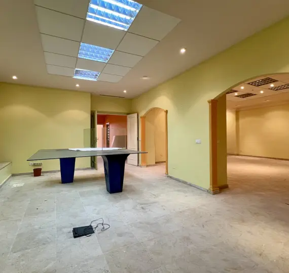 Venta de local comercial en Guadalmina Alta