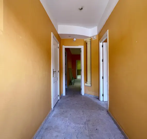 Venta de local comercial en Guadalmina Alta