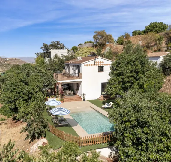 Sale of detached villa in Coín