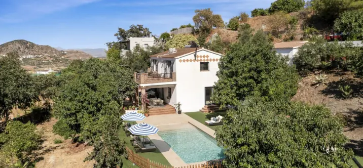 Sale of detached villa in Coín 0