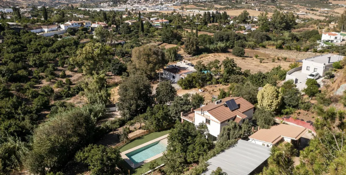 Sale of detached villa in Coín 2