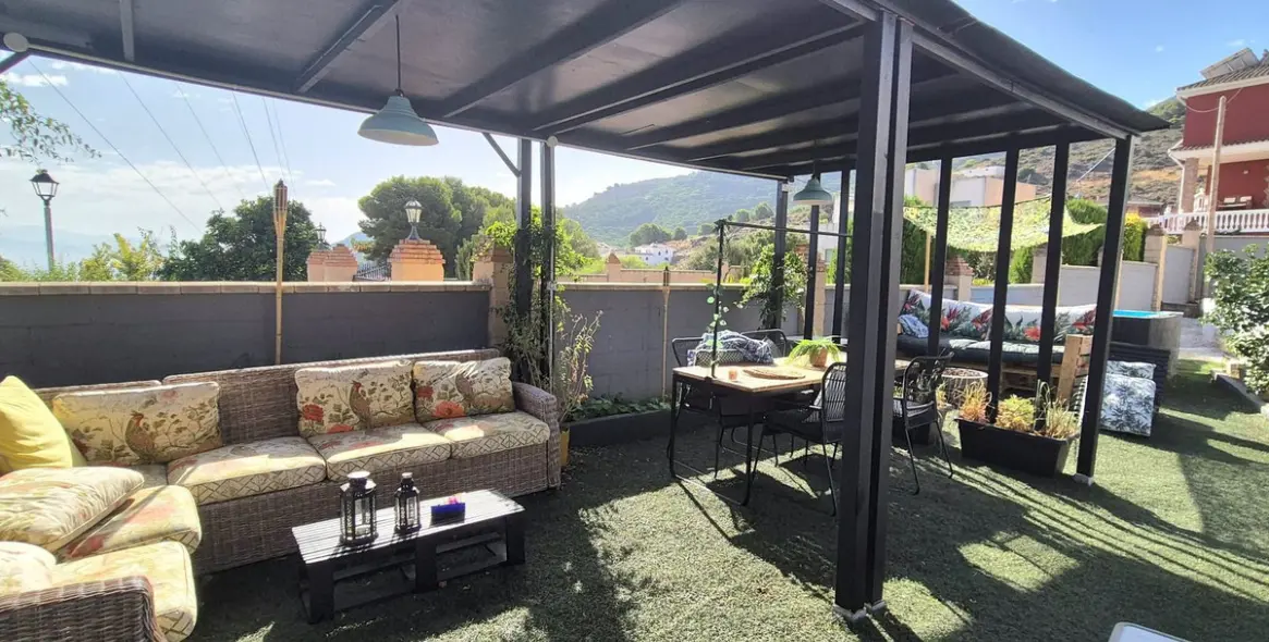 Продажа  отдельно стоящей виллы в Alhaurín de la Torre 1