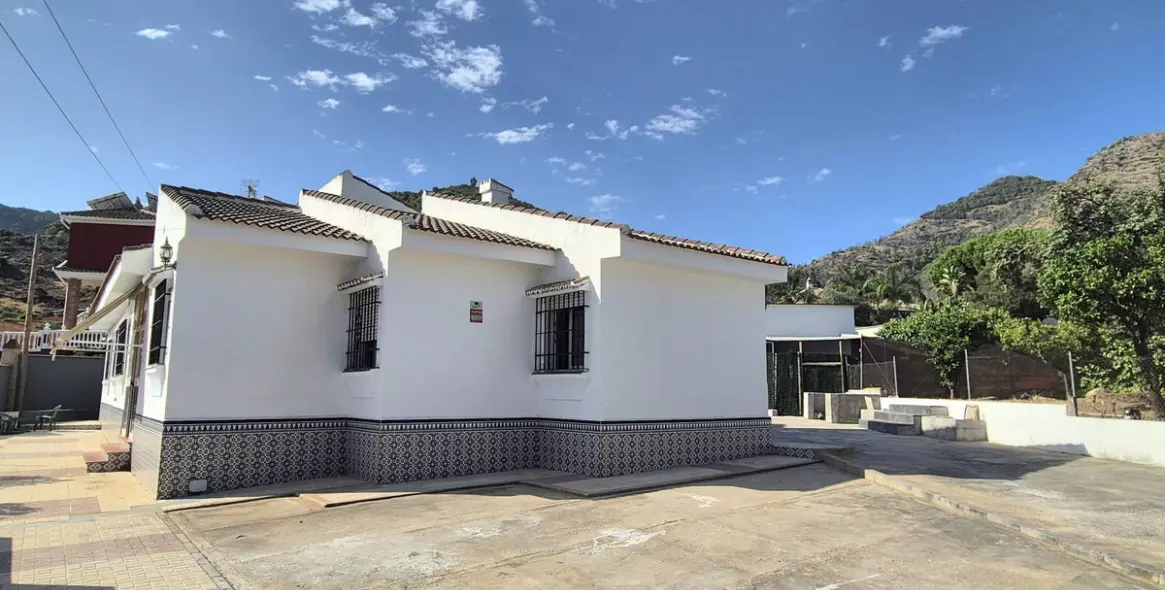 Продажа  отдельно стоящей виллы в Alhaurín de la Torre 3