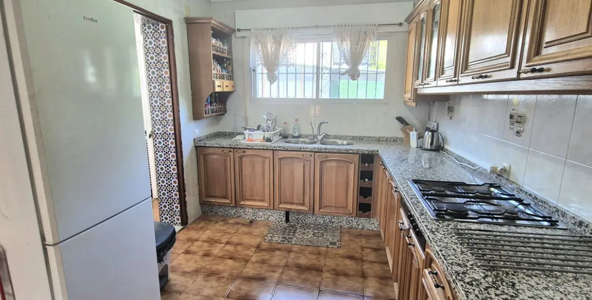 Продажа  отдельно стоящей виллы в Alhaurín de la Torre 12