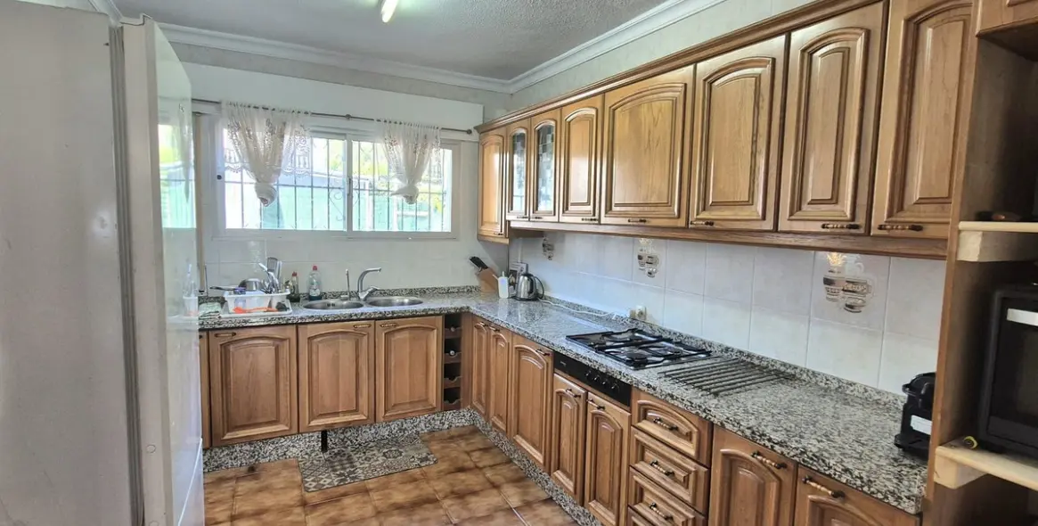 Продажа  отдельно стоящей виллы в Alhaurín de la Torre 13